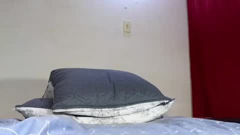 Andrs  Independent Model online show from December 2, 2024, 12:51 pm