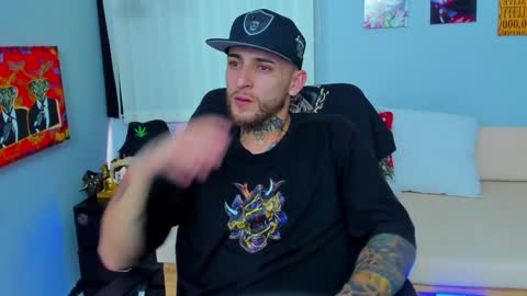 Snapshot of drako_lamar chatting on December 21, 2024, 4:03 pm Drako online show from December 21, 2024, 4:03 pm