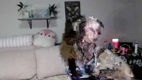 Snapshot of drama_bea chatting on June 5, 2026, 3:35 am Drama Bea online show from June 5, 2026, 3:35 am