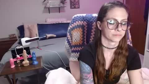 Snapshot of drama_bea chatting on June 20, 2026, 3:53 am Drama Bea online show from June 20, 2026, 3:53 am