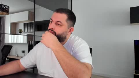 Draven A online show from February 3, 2025, 12:03 pm