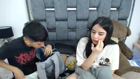 -- nicolle and jhon -- online show from March 12, 2025, 5:57 am