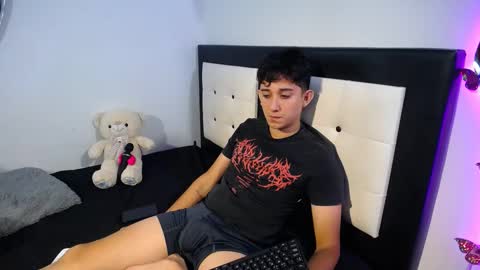 -- nicolle and jhon -- online show from September 22, 2025, 8:00 pm