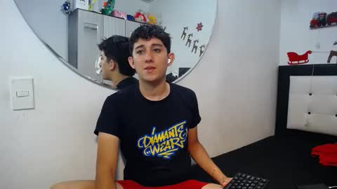 Snapshot of dravith_and_valery chatting on January 6, 2026, 7:23 am -- nicolle and jhon -- online show from January 6, 2026, 7:23 am