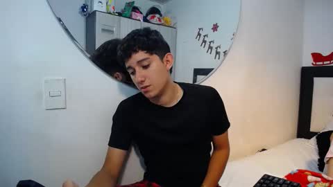 Snapshot of dravith_and_valery chatting on January 8, 2026, 5:10 am -- nicolle and jhon -- online show from January 8, 2026, 5:10 am