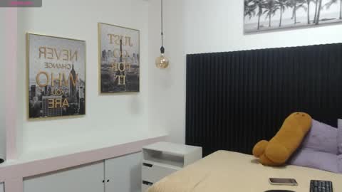 Snapshot of draxblade chatting on December 18, 2025, 8:15 pm DraxBlade online show from December 18, 2025, 8:15 pm