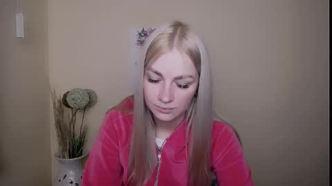 Snapshot of dream_dolly_ chatting on September 22, 2025, 9:33 am dream_dolly_ online show from September 22, 2025, 9:33 am