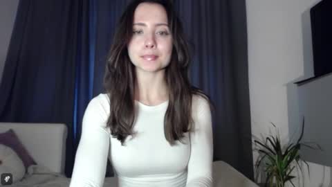 Nicole online show from February 15, 2026, 3:09 pm