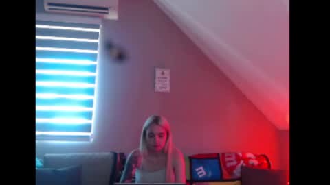 A girl online show from May 29, 2026, 7:28 am