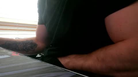 Snapshot of dreamering chatting on May 1, 2026, 2:43 pm Dreaming on going live with a woman p online show from May 1, 2026, 2:43 pm
