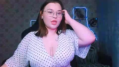 Snapshot of dreamforyoue2 chatting on December 21, 2025, 7:54 pm dreamforyoue2 online show from December 21, 2025, 7:54 pm