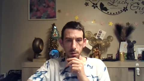 Snapshot of dreamguy38 chatting on December 26, 2024, 6:52 am dreamguy38 online show from December 26, 2024, 6:52 am