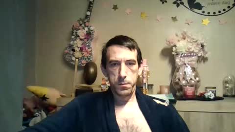 dreamguy38 online show from December 4, 2025, 3:05 am