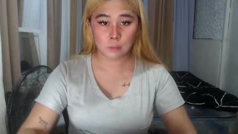 Stacy DONT FORGET TO FOLLOW ME AND THUMBS UP my wife samgrg2 online show from May 5, 2026, 4:48 pm