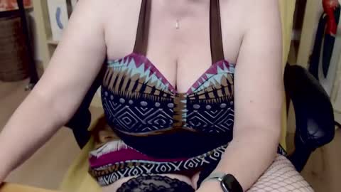 dreammilfi online show from December 18, 2024, 1:23 pm