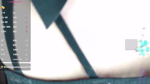 Snapshot of dreams_sophi chatting on October 2, 2025, 11:34 pm Sophia online show from October 2, 2025, 11:34 pm