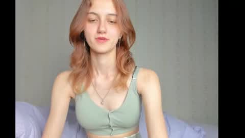 dreamy_pollyyy online show from October 1, 2025, 3:40 pm