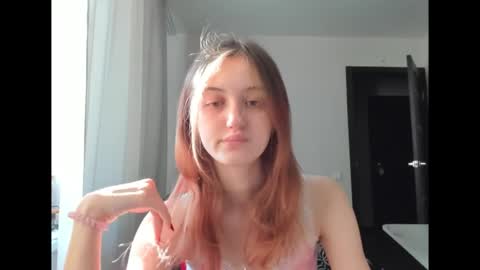 dreamy_pollyyy online show from February 15, 2026, 7:51 am
