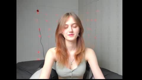 dreamy_pollyyy online show from March 11, 2026, 12:44 pm