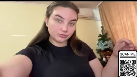 Snapshot of dreamyblushfairy chatting on January 8, 2026, 12:07 pm Mila online show from January 8, 2026, 12:07 pm