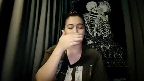 Snapshot of dreamycreamyst chatting on December 28, 2024, 1:29 am dreamycreamyst online show from December 28, 2024, 1:29 am