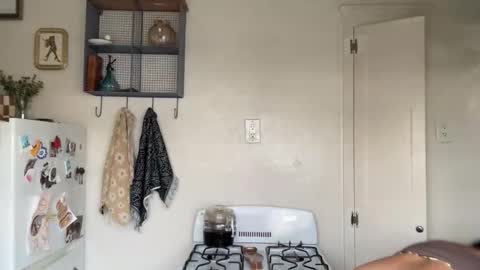 RIRI OR DREAMY online show from November 7, 2025, 3:45 pm