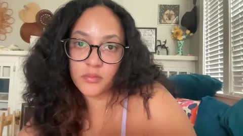 Snapshot of dreamyriri chatting on February 15, 2026, 9:44 pm RIRI OR DREAMY online show from February 15, 2026, 9:44 pm