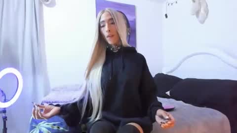 drippyorlove online show from December 4, 2024, 9:02 pm