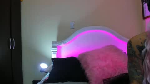 drippyorlove online show from February 5, 2025, 11:17 pm