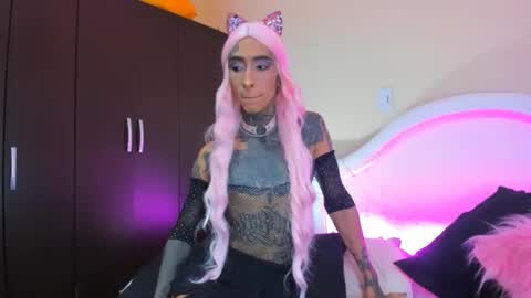 drippyorlove online show from February 8, 2025, 10:40 pm