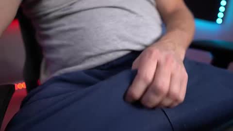 Snapshot of drok chatting on November 24, 2025, 4:01 am Drok online show from November 24, 2025, 4:01 am