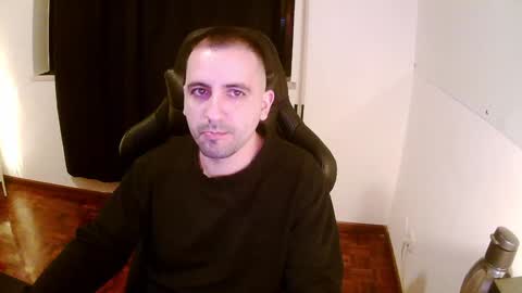 Snapshot of droooooones chatting on February 7, 2025, 9:04 pm droooooones online show from February 7, 2025, 9:04 pm