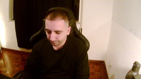 Snapshot of droooooones chatting on February 8, 2025, 11:13 pm droooooones online show from February 8, 2025, 11:13 pm