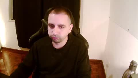 Snapshot of droooooones chatting on February 10, 2025, 10:51 pm droooooones online show from February 10, 2025, 10:51 pm