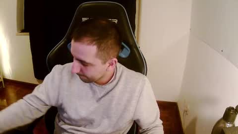 Snapshot of droooooones chatting on February 21, 2025, 10:48 pm droooooones online show from February 21, 2025, 10:48 pm