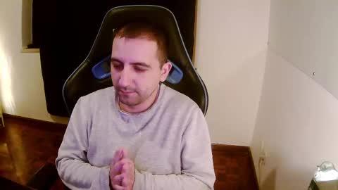 Snapshot of droooooones chatting on February 23, 2025, 11:36 pm droooooones online show from February 23, 2025, 11:36 pm