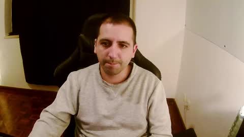 Snapshot of droooooones chatting on February 27, 2025, 12:32 am droooooones online show from February 27, 2025, 12:32 am