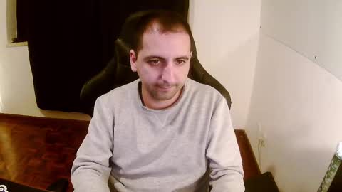 Snapshot of droooooones chatting on February 27, 2025, 11:26 pm droooooones online show from February 27, 2025, 11:26 pm