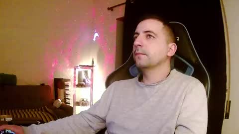 Snapshot of droooooones chatting on March 10, 2025, 11:49 pm droooooones online show from March 10, 2025, 11:49 pm