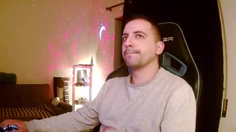 Snapshot of droooooones chatting on March 11, 2025, 11:48 pm droooooones online show from March 11, 2025, 11:48 pm