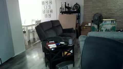 Snapshot of drthomaswayne chatting on October 22, 2025, 4:40 pm drthomaswayne online show from October 22, 2025, 4:40 pm