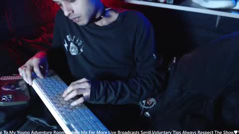 Snapshot of drumcore_01 chatting on January 18, 2025, 11:33 pm Drum-Core online show from January 18, 2025, 11:33 pm