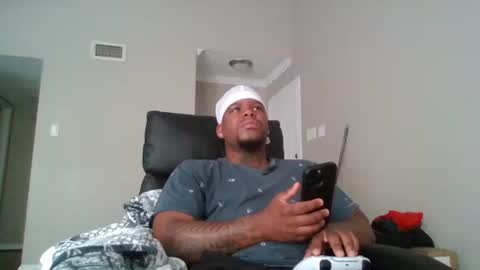 SmoovFanz online show from October 27, 2025, 5:06 pm