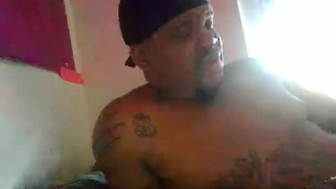 Snapshot of dsmoov_ chatting on February 5, 2026, 6:01 pm SmoovFanz online show from February 5, 2026, 6:01 pm