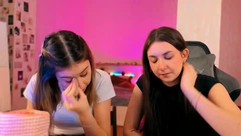 Adeletall and Aliya online show from December 19, 2025, 2:13 pm