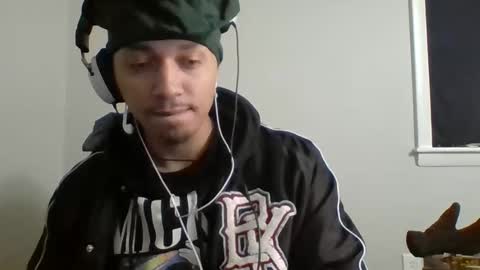 Snapshot of dubz07 chatting on February 12, 2025, 11:51 am dubz07 online show from February 12, 2025, 11:51 am