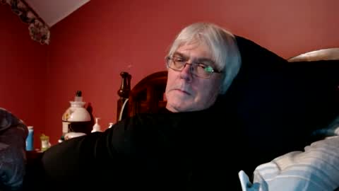 Snapshot of dug38 chatting on December 24, 2024, 9:33 pm Doug online show from December 24, 2024, 9:33 pm
