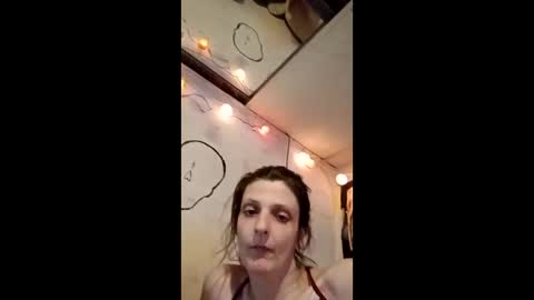 dukenbettykinks online show from April 8, 2026, 1:27 am