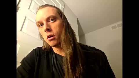 Dukeee online show from November 18, 2025, 4:28 am