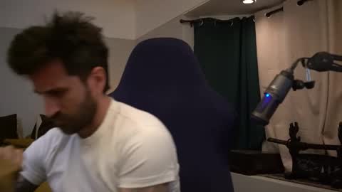 Snapshot of dukethedude chatting on November 23, 2025, 2:44 am Duke online show from November 23, 2025, 2:44 am